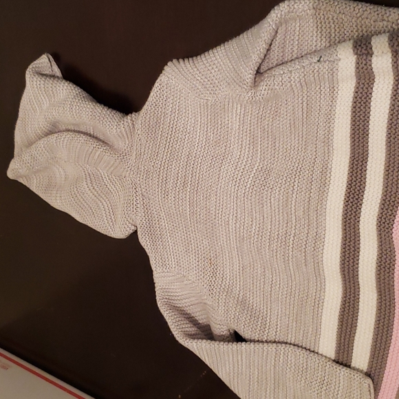 Firsts Impression Play Hooded Sweater - Picture 5 of 9
